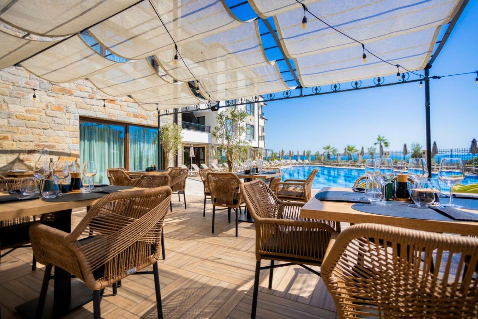 Natura All Seasons Boutique Hotel Burgas ภายนอก รูปภาพ